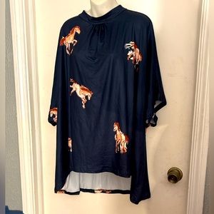 New Pixie Lady tunic with 🐎 horses with tie in back size 2X